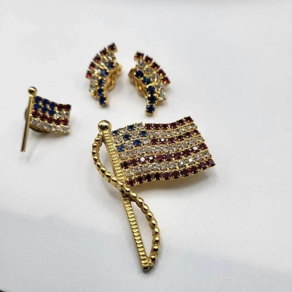Vintage Fourth of July Gold Rhinestone Red, White & Blue Flag Pin & Earrings Sig